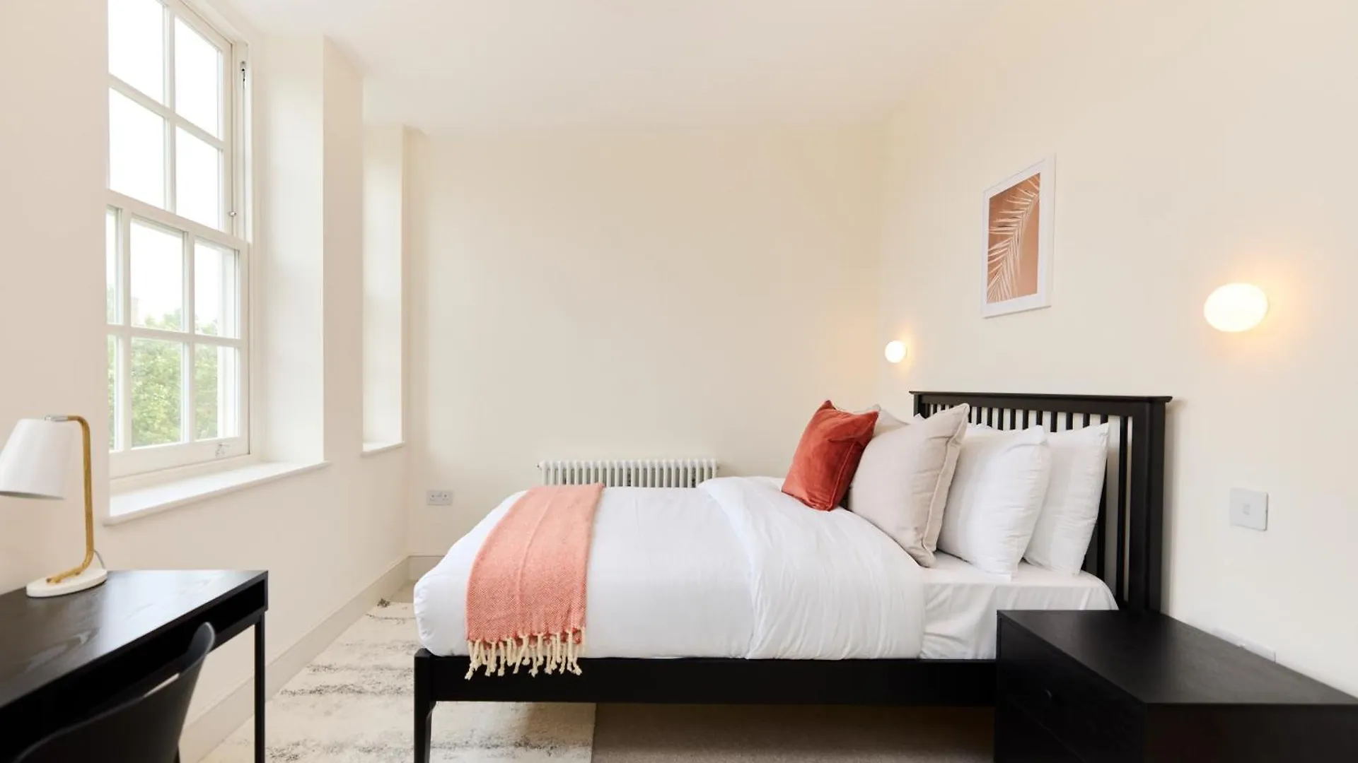 The East London Mile Classic - Stunning 2Bdr Flat 0*,  United Kingdom