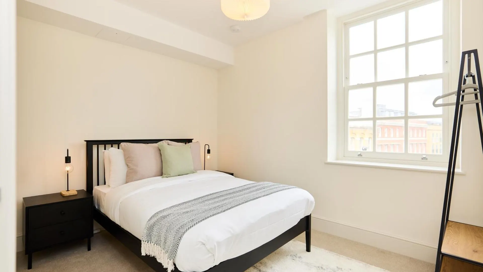 The East London Mile Classic - Stunning 2Bdr Flat Apartment