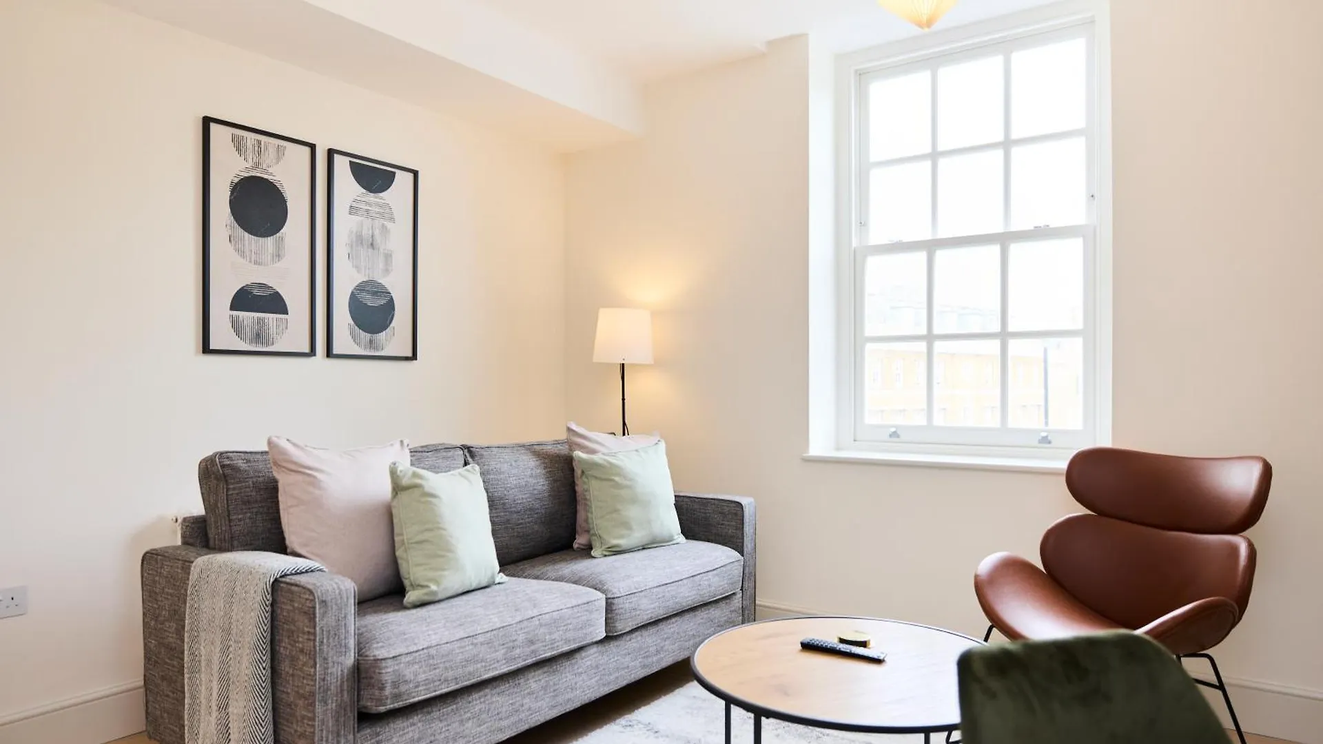 The East London Mile Classic - Stunning 2Bdr Flat location